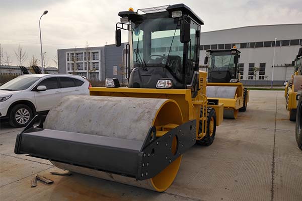 振動(dòng)<a href='http://m.dcxxcl.cn' target='_blank'>壓路機(jī)</a>